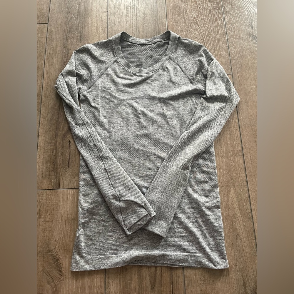 Lululemon Swiftly Tech long Sleeve Grey Top